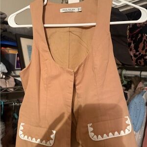 Mon Renn Peach Sleeveless Blouse with White Trim